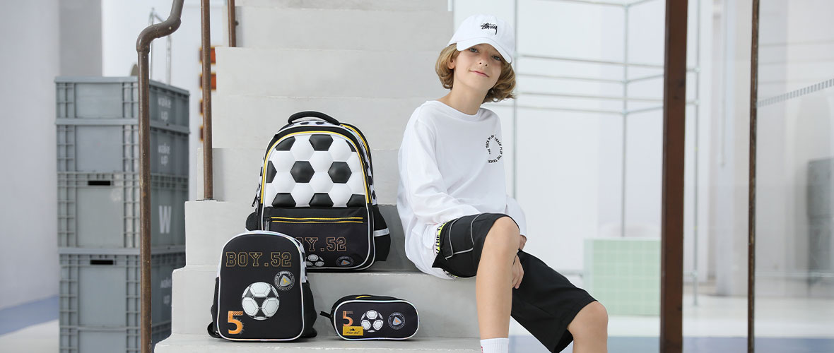 Correct carrying of school bags