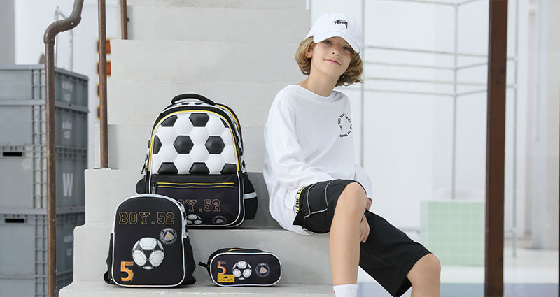 Correct carrying of school bags